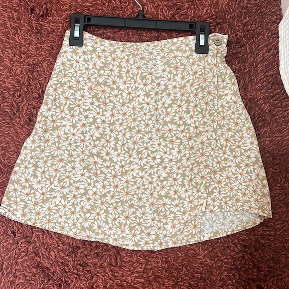 Dresses & Skirts - High Waist Floral Skirt